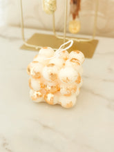 將圖片載入圖庫檢視器 Gold Foil Bubble Candle