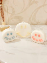 將圖片載入圖庫檢視器 Smiley Candle