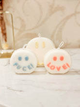 將圖片載入圖庫檢視器 Smiley Candle