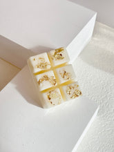 Load image into Gallery viewer, Gold Foil Scented Wax Melt 金箔香薰蠟磚
