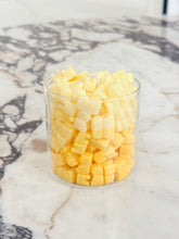 Load image into Gallery viewer, Gradation Gummy Bear Candle 漸變色熊仔糖粒粒蠟燭
