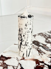 將圖片載入圖庫檢視器 Black and White Splash Candle
