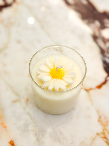 Daisy Candle