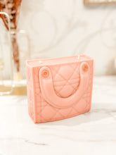 Load image into Gallery viewer, Lady Handbag Candle
