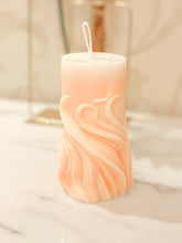 將圖片載入圖庫檢視器 Wavy Candle
