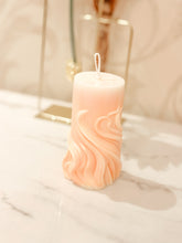 將圖片載入圖庫檢視器 Wavy Candle
