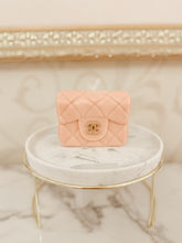 Load image into Gallery viewer, Classic 17 Handbag Candle 方胖子蠟燭
